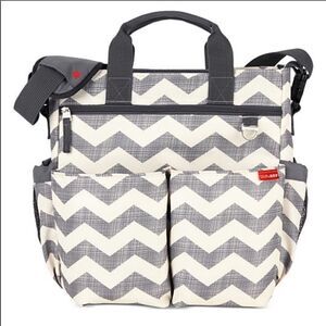 🎉 HP 🎉 Skip hop diaper bag 🍼